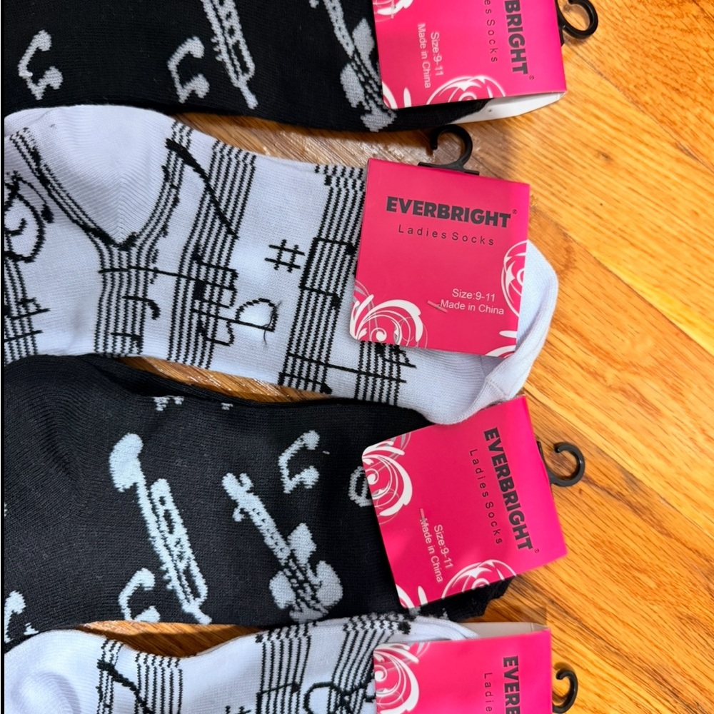 Musical Note Socks - Black and White - Picture 2 of 3